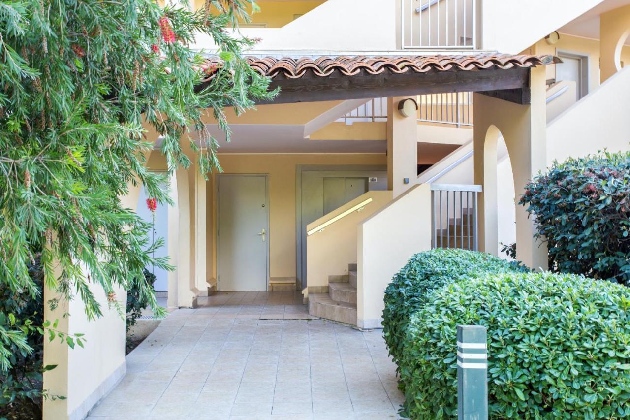 A 33 M² Piscine Partagee * Antibes